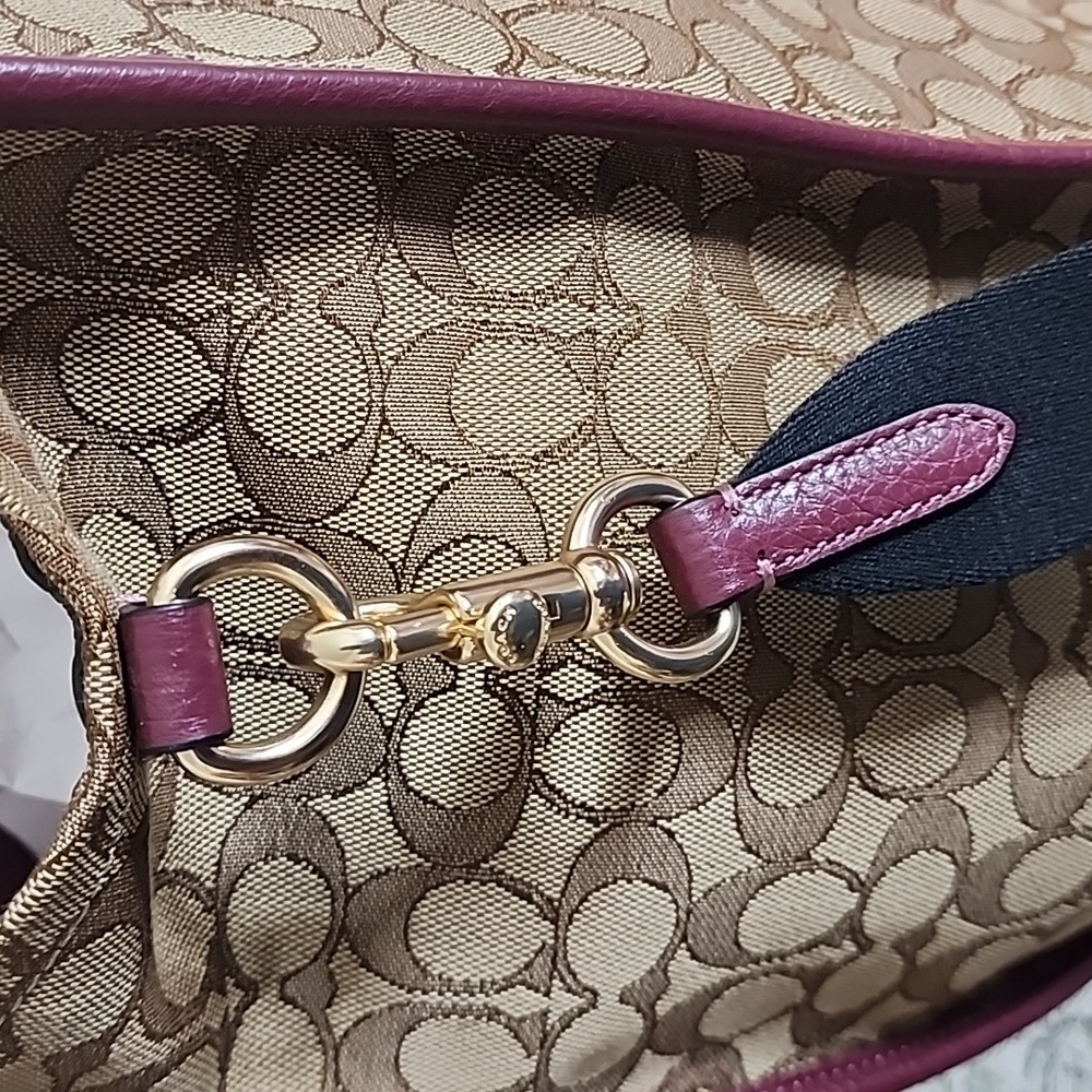 COACH DEMPSEY TOTE 40" - Picture 8 of 14